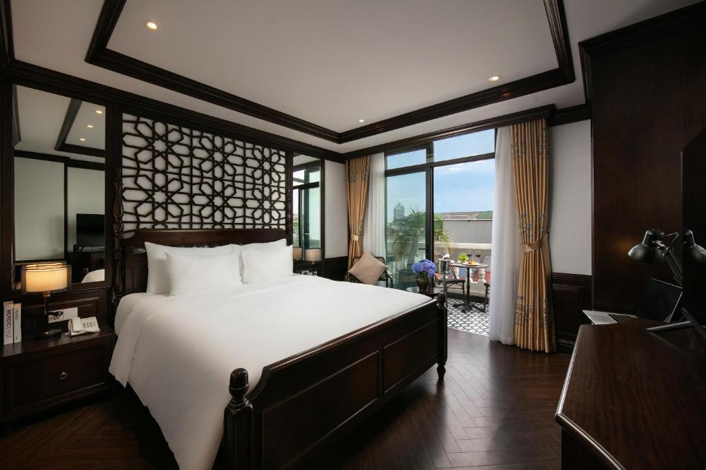 MAY DE VILLE CROWN HOTEL AND SPA HANOI