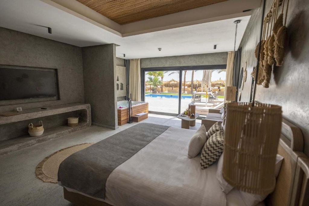 POSH CLUB BY SUNRISE TUCANA RESORT