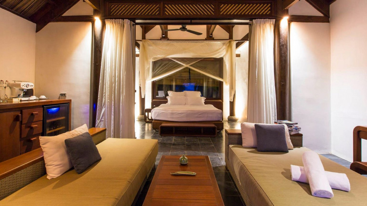 L'ALYA NINH VAN BAY
