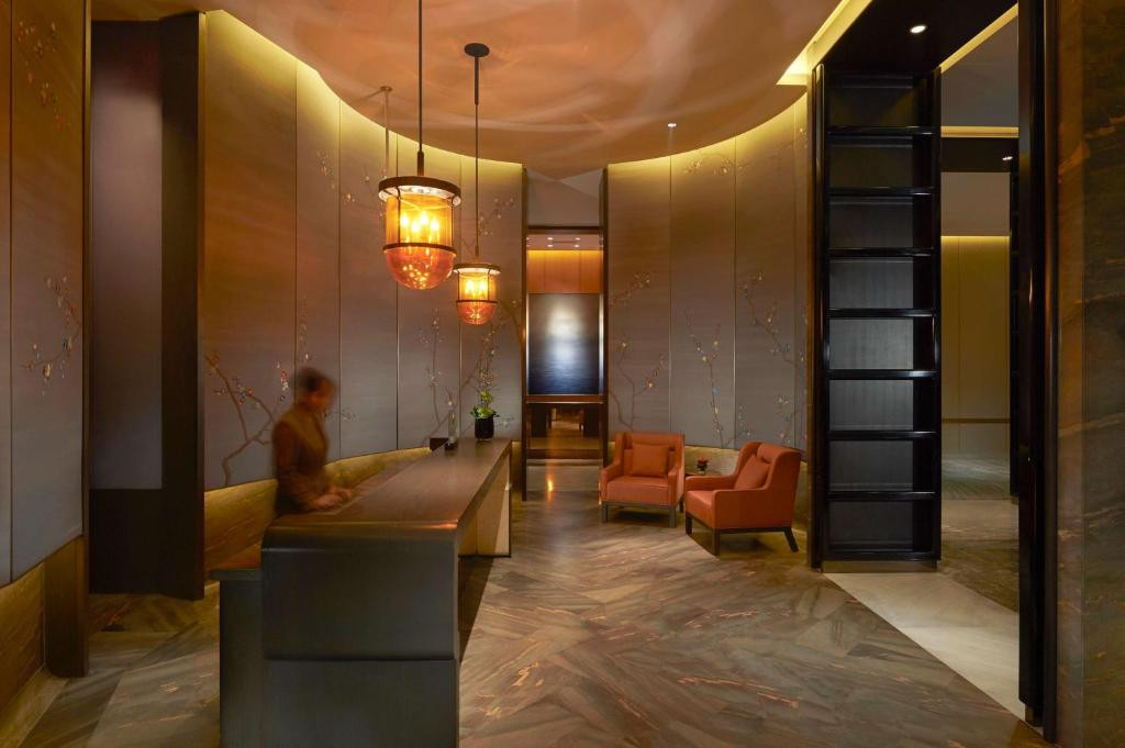 WALDORF ASTORIA