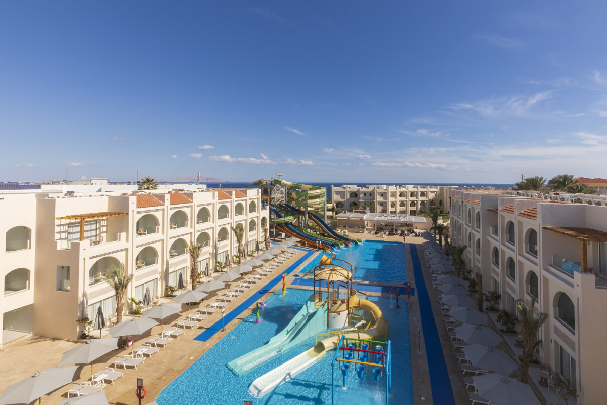 POSH CLUB BY SUNRISE GRAND SELECT MONTEMARE RESORT