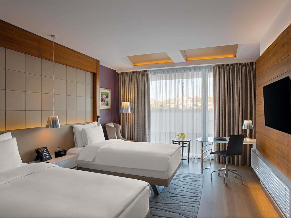 THE GRAND TARABYA