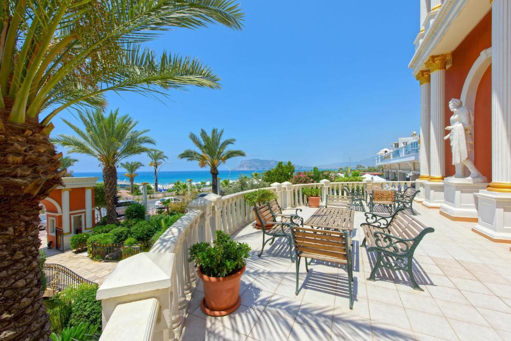 ANTIQUE ROMAN PALACE MUSEUM HOTEL ADULTS ONLY 16+