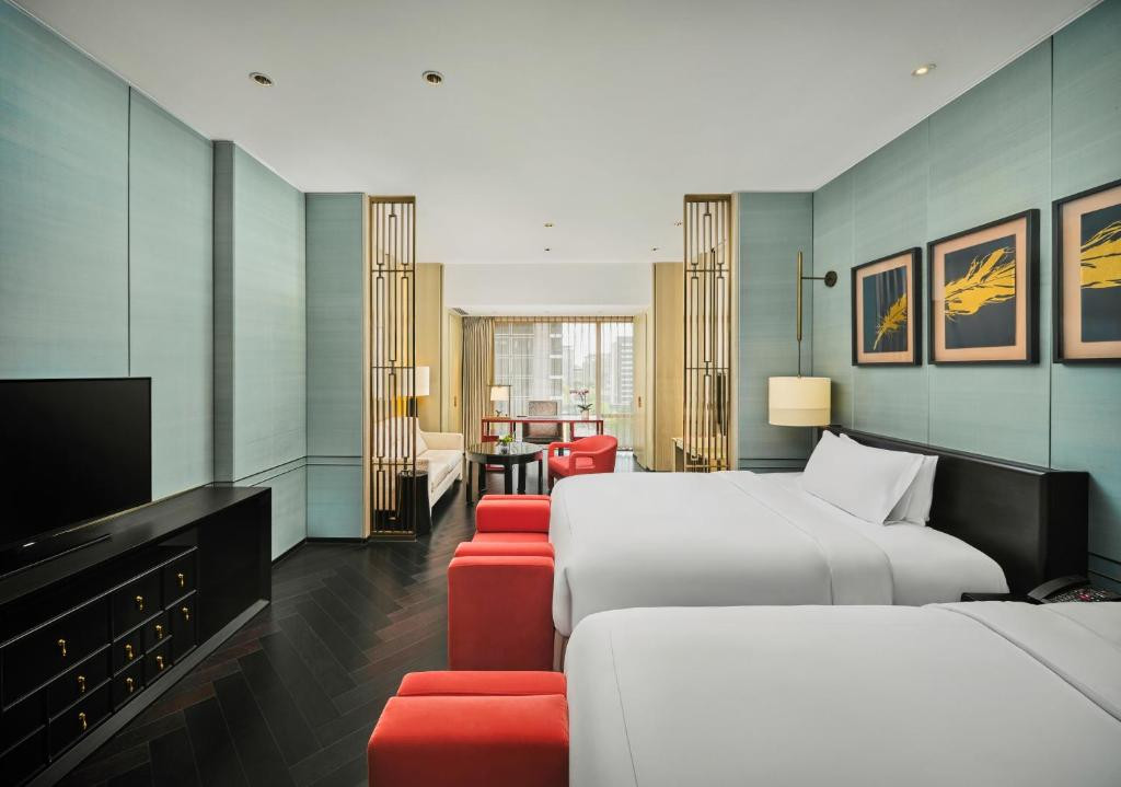 WALDORF ASTORIA