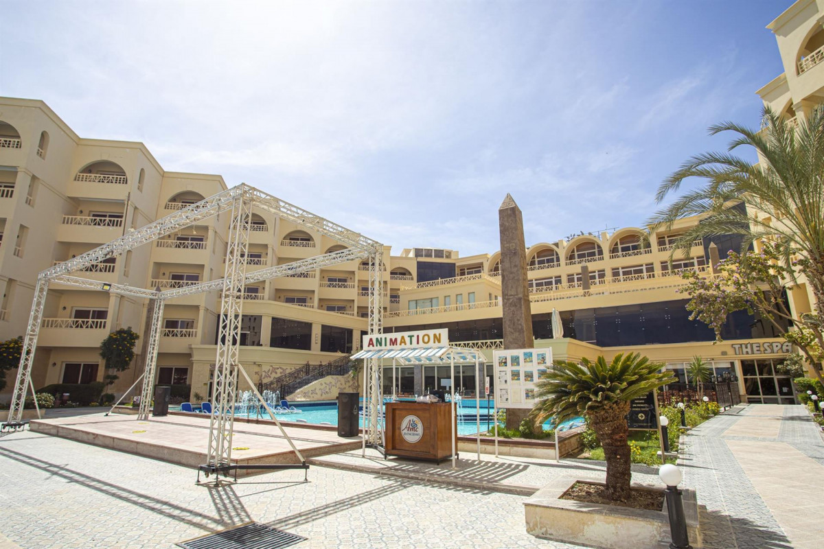 AMC ROYAL HOTEL