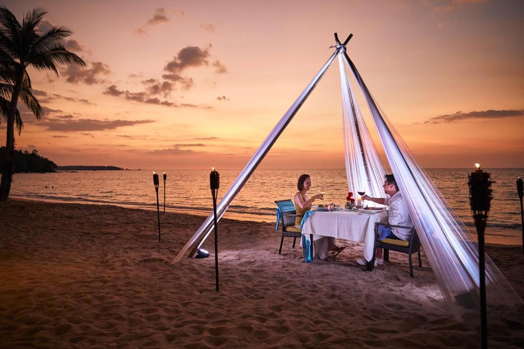 ROBINSON KHAO LAK