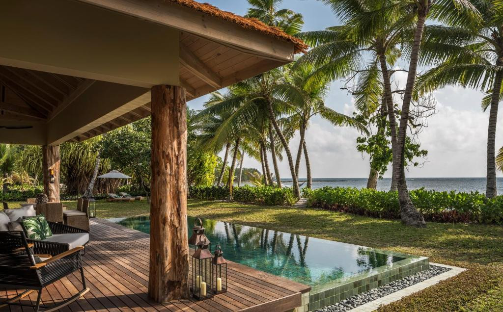 FOUR SEASONS RESORT SEYCHELLES AT DESROCHES ISLAND