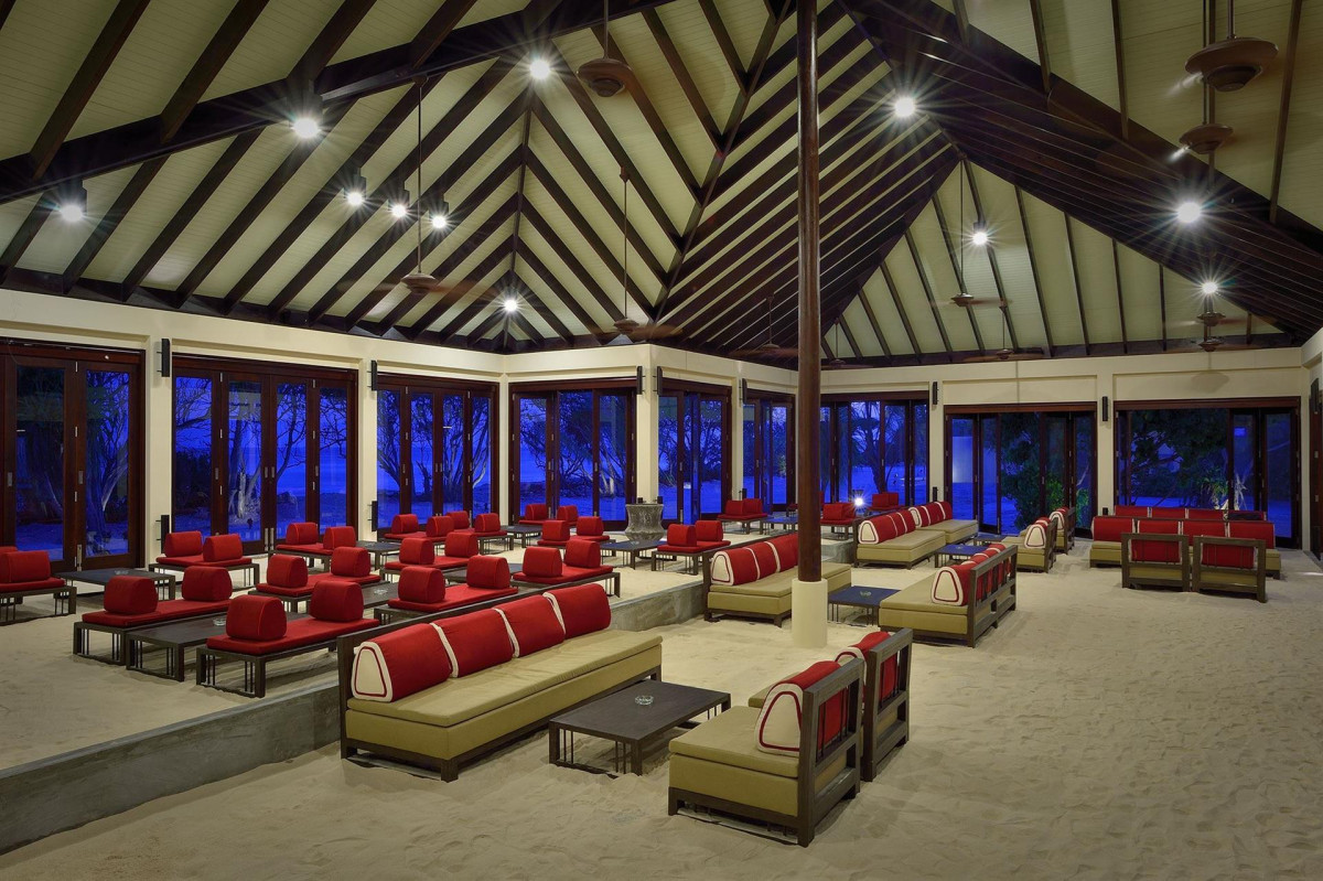 ATMOSPHERE KANIFUSHI