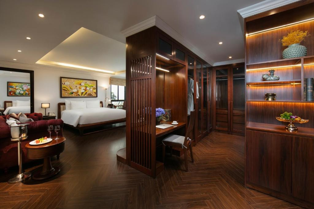 MAY DE VILLE CROWN HOTEL AND SPA HANOI