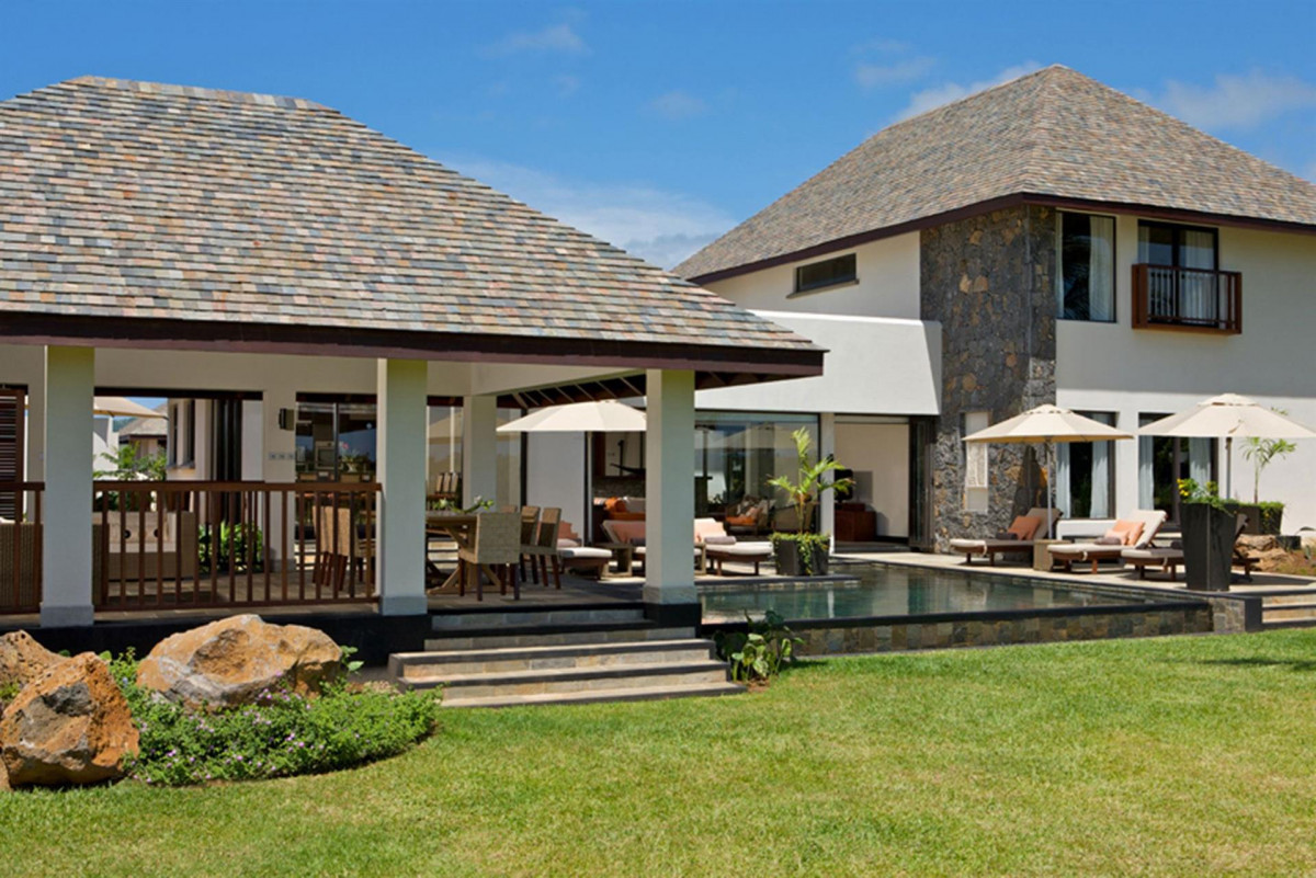 THE BAY CLUB AT ANAHITA