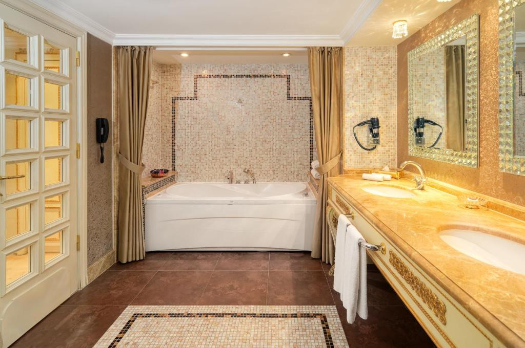 CROWNE PLAZA ISTANBUL OLD CITY