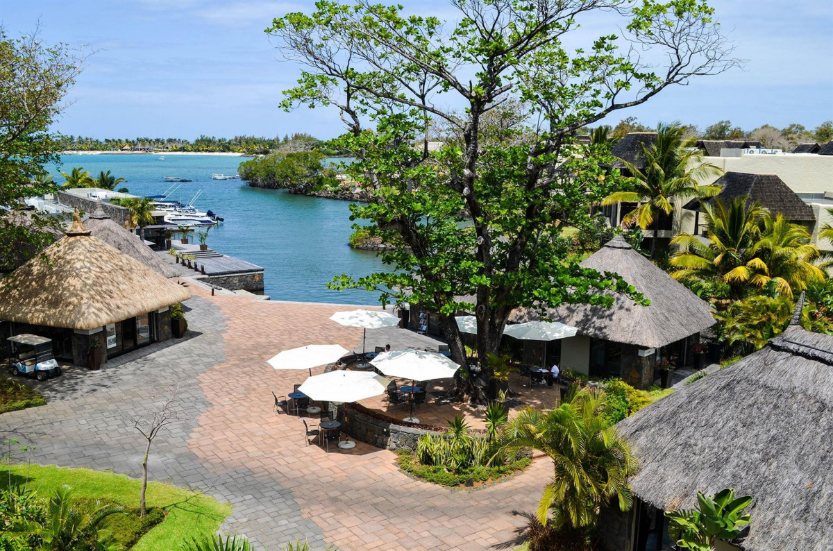 THE BAY CLUB AT ANAHITA
