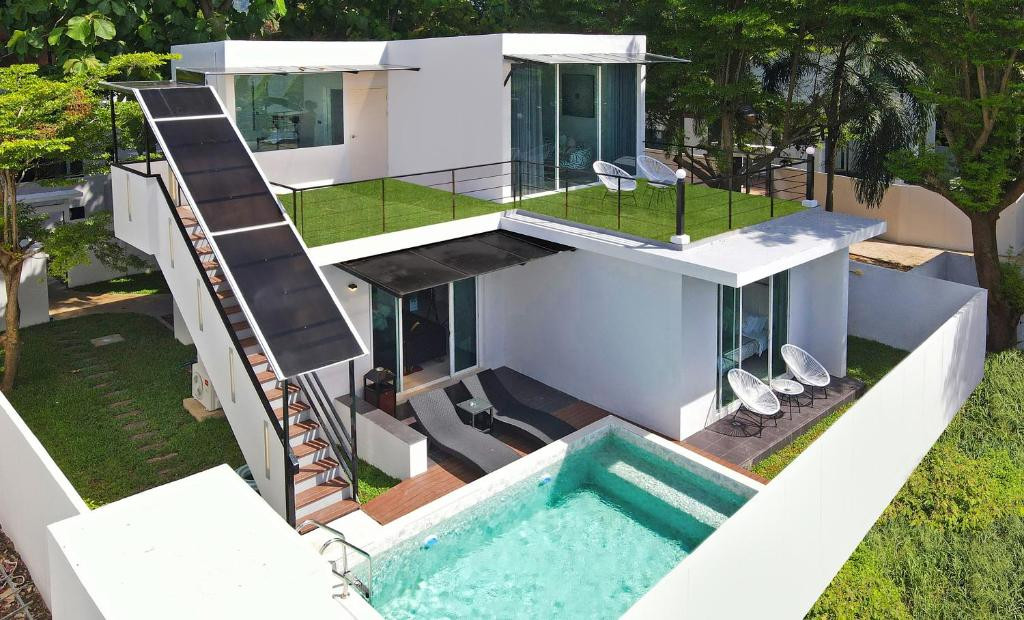 NARIYA BAYFRONT PHUKET (EX. ANDAMAN SEAFRONT VILLA)