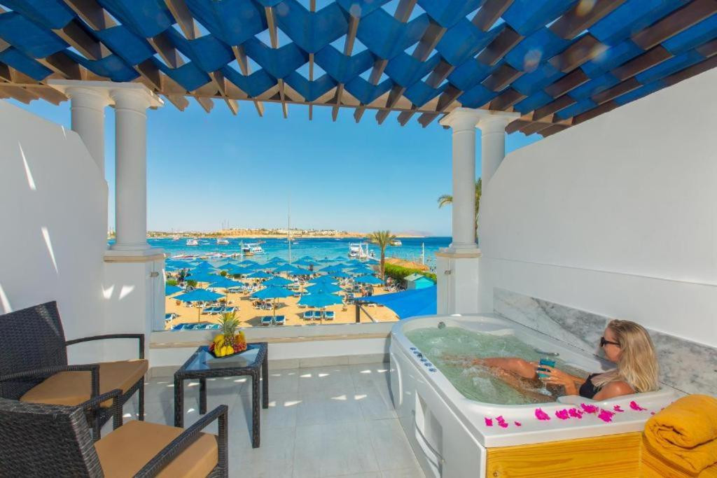 NAAMA BAY HOTEL & RESORT