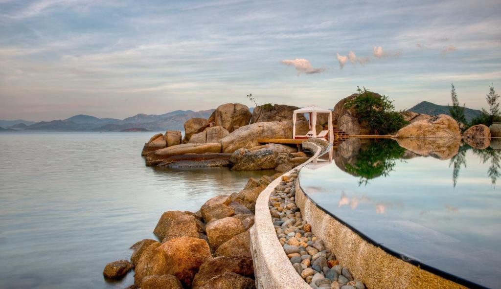 L'ALYA NINH VAN BAY