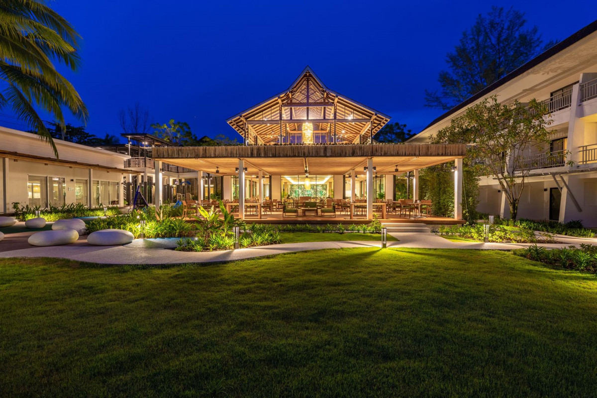 OUTRIGGER KHAO LAK BEACH RESORT