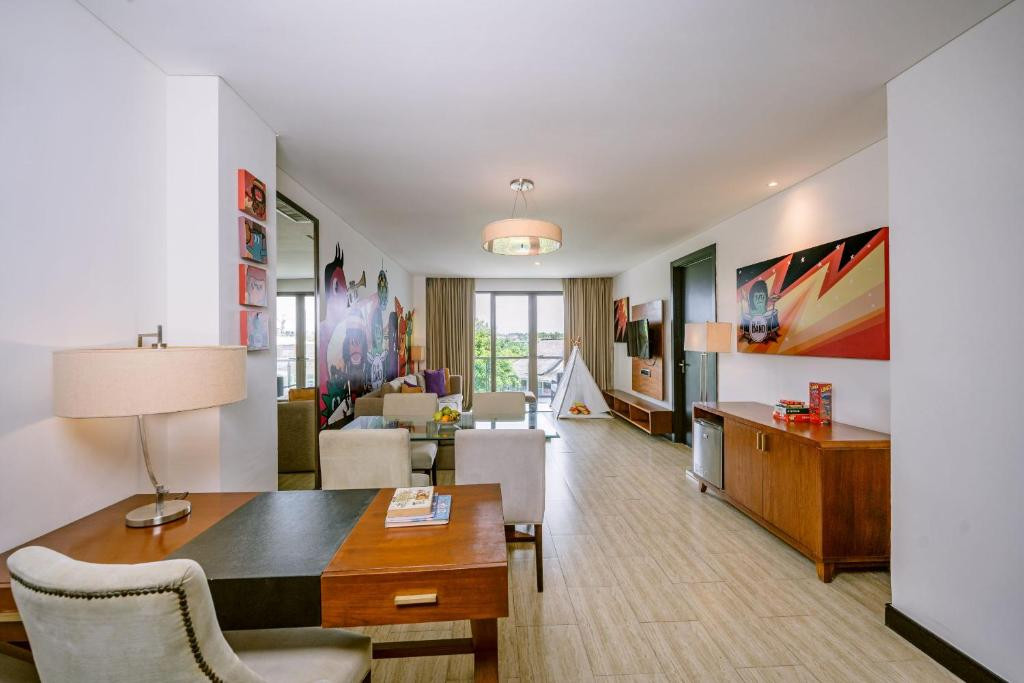 LV8 RESORT HOTEL