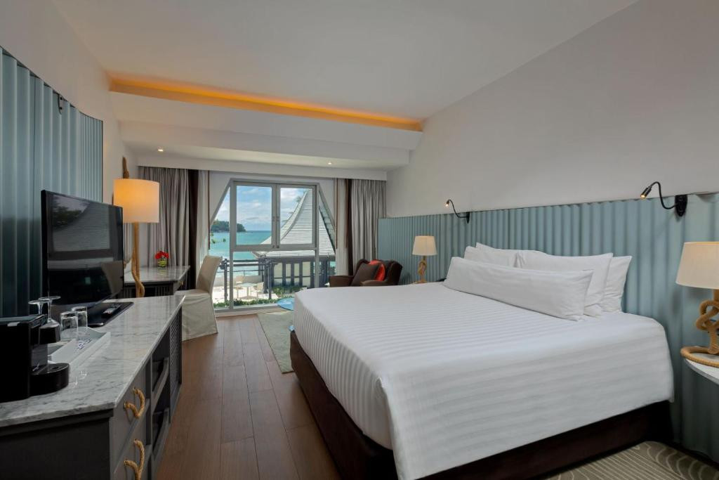 THE BOATHOUSE PHUKET