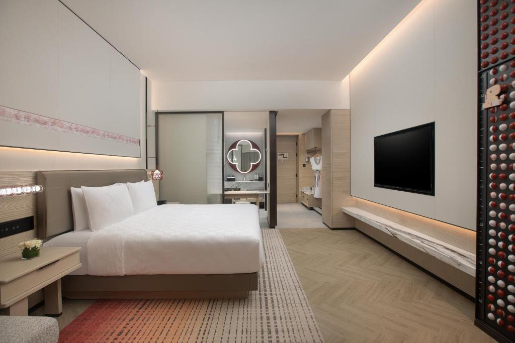 HUALUXE SANYA YALONG BAY RESORT