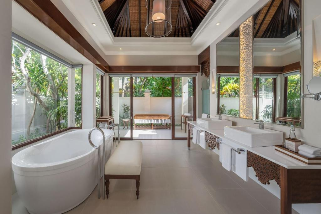 THE LAGUNA, A LUXURY COLLECTION
