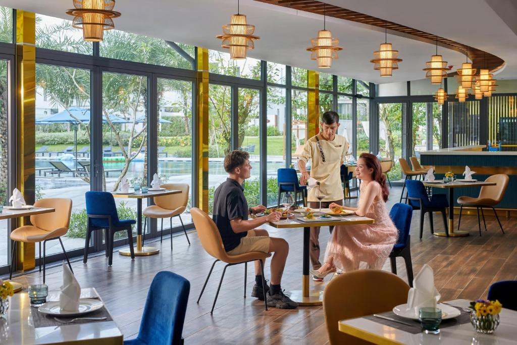 WYNDHAM HOI AN ROYAL BEACHFRONT RESORT & VILLAS