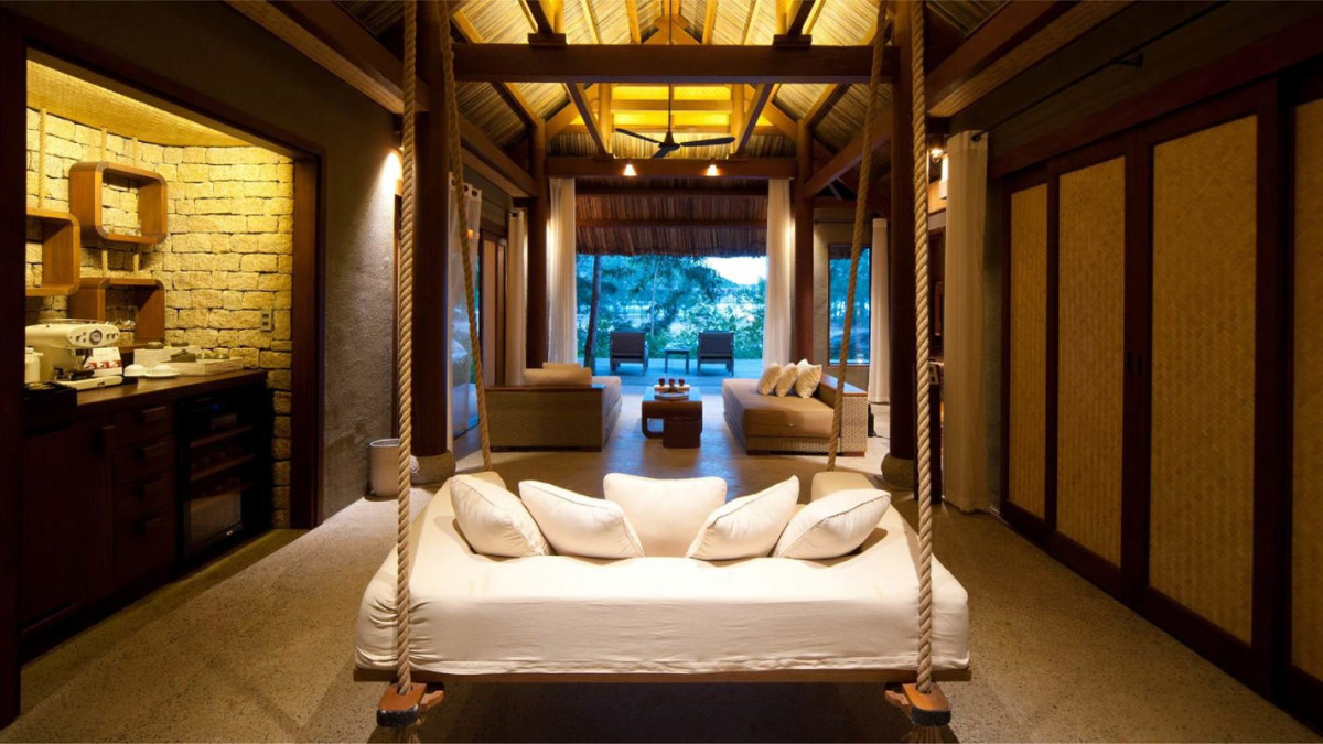 L'ALYA NINH VAN BAY