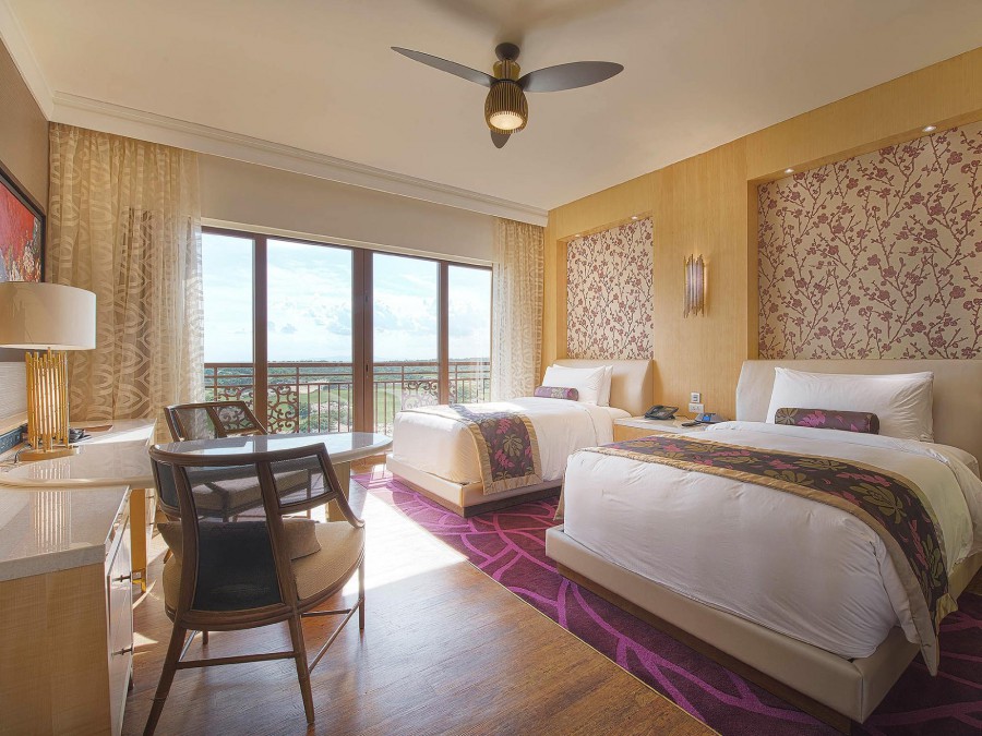 INTERCONTINENTAL GRAND HO TRAM