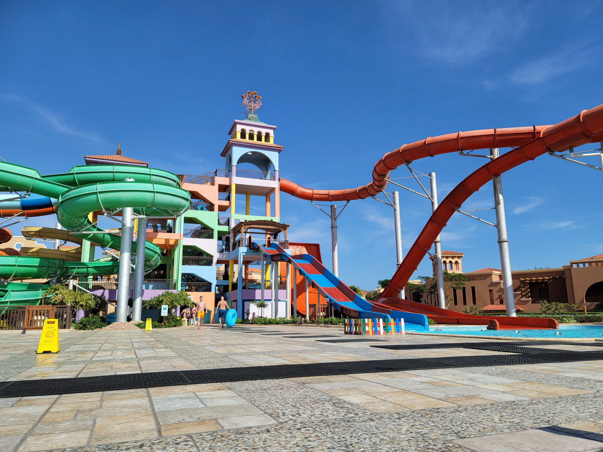 CHARMILLION GARDENS AQUA PARK
