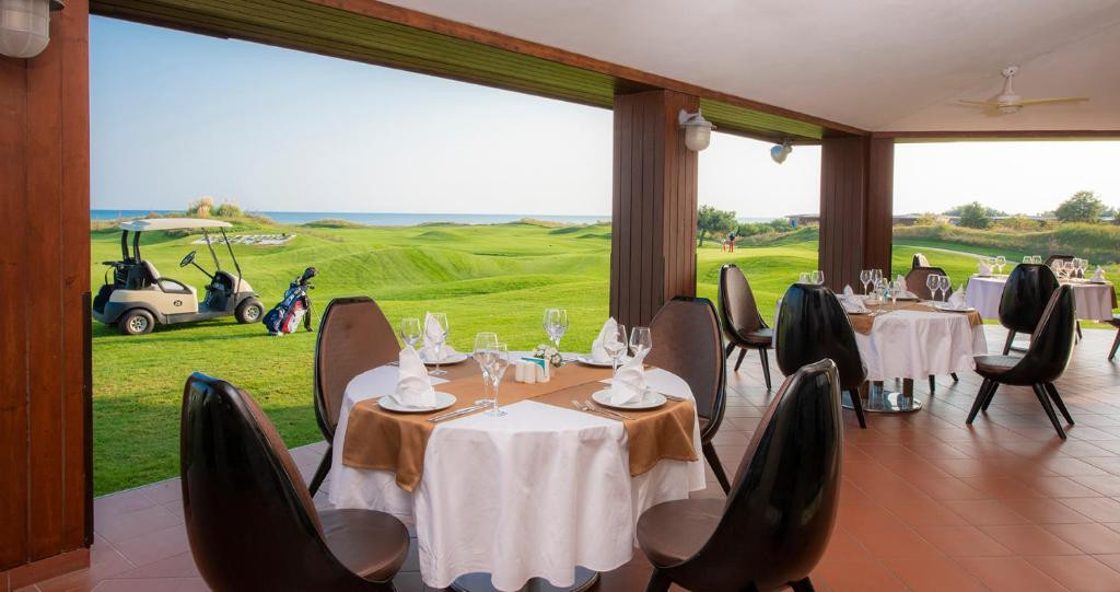 LYKIA WORLD & LINKS GOLF