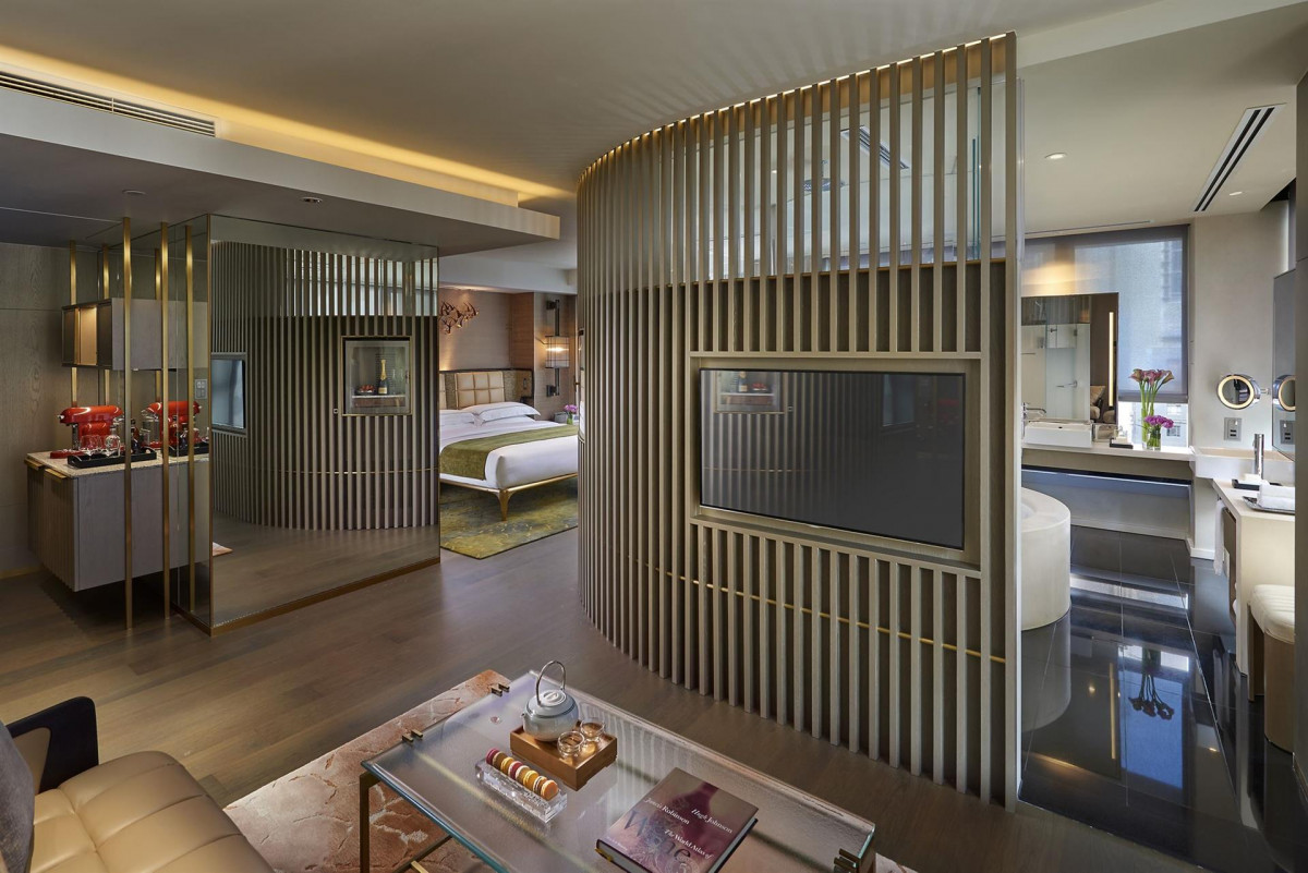 THE LANDMARK MANDARIN ORIENTAL