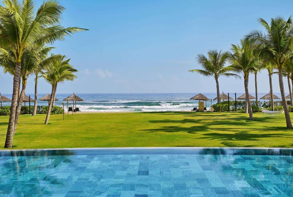 WYNDHAM HOI AN ROYAL BEACHFRONT RESORT & VILLAS