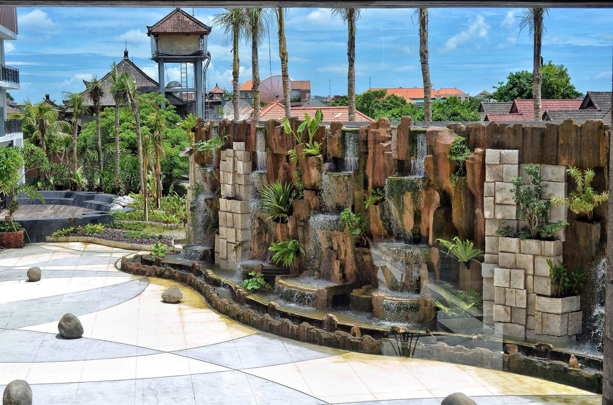 TS SUITES SEMINYAK