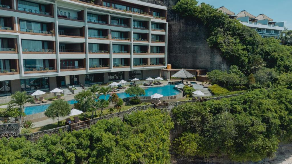 ULU SEGARA LUXURY SUITES & VILLAS