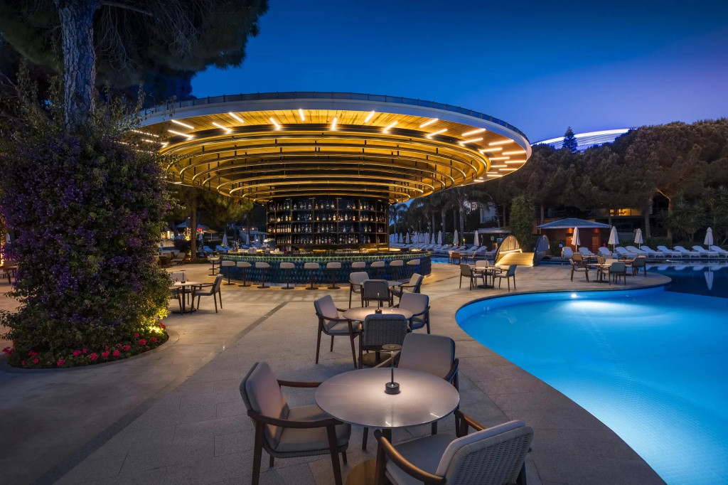 CALISTA LUXURY RESORT