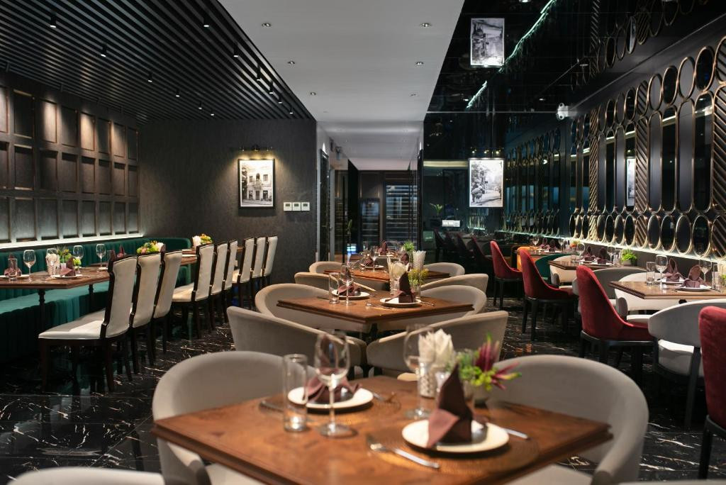 MAY DE VILLE CROWN HOTEL AND SPA HANOI