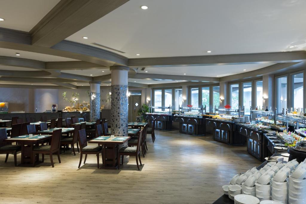 NAAMA BAY HOTEL & RESORT