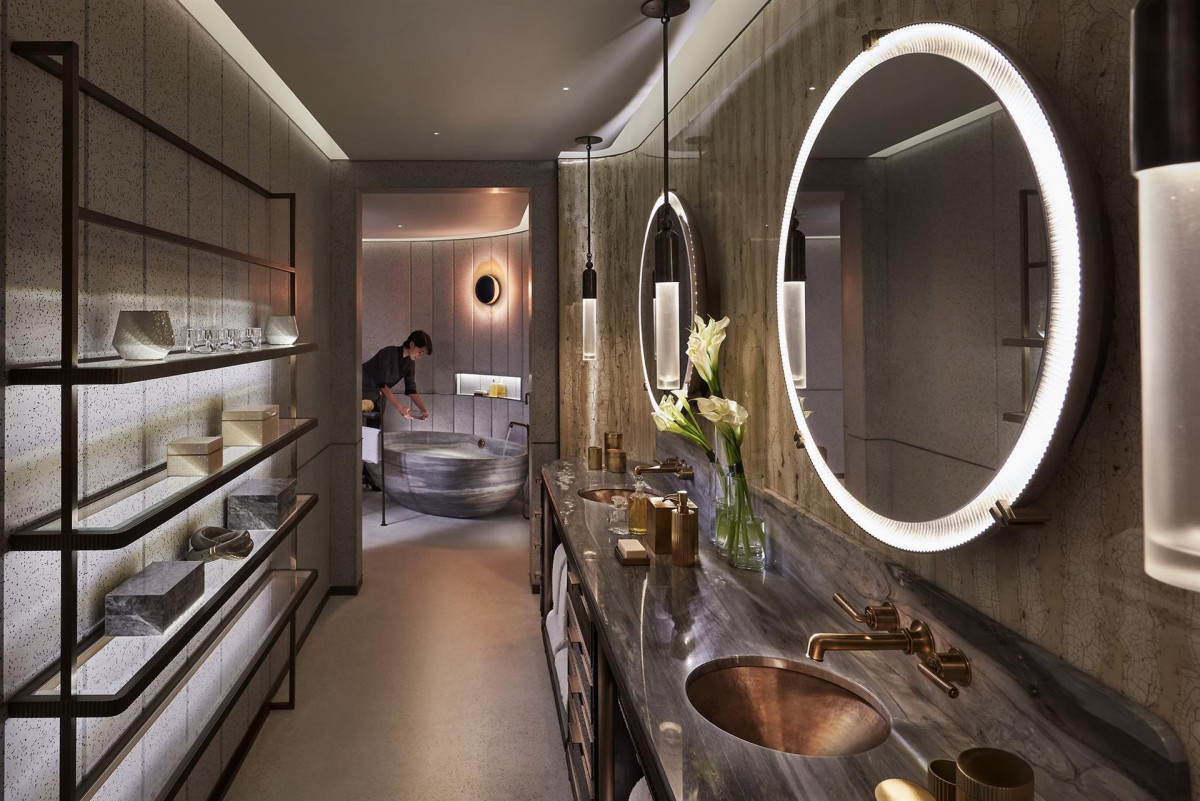 THE LANDMARK MANDARIN ORIENTAL