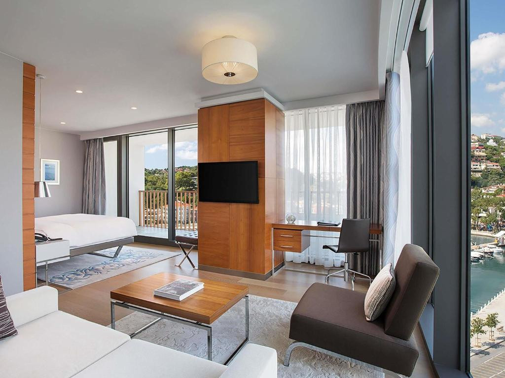 THE GRAND TARABYA