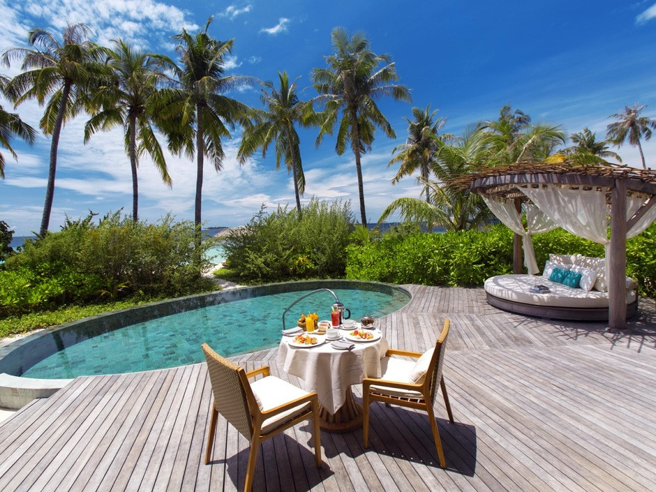MILAIDHOO ISLAND