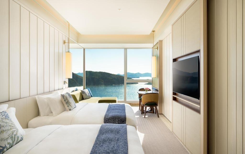 THE FULLERTON OCEAN PARK HOTEL HONG KONG