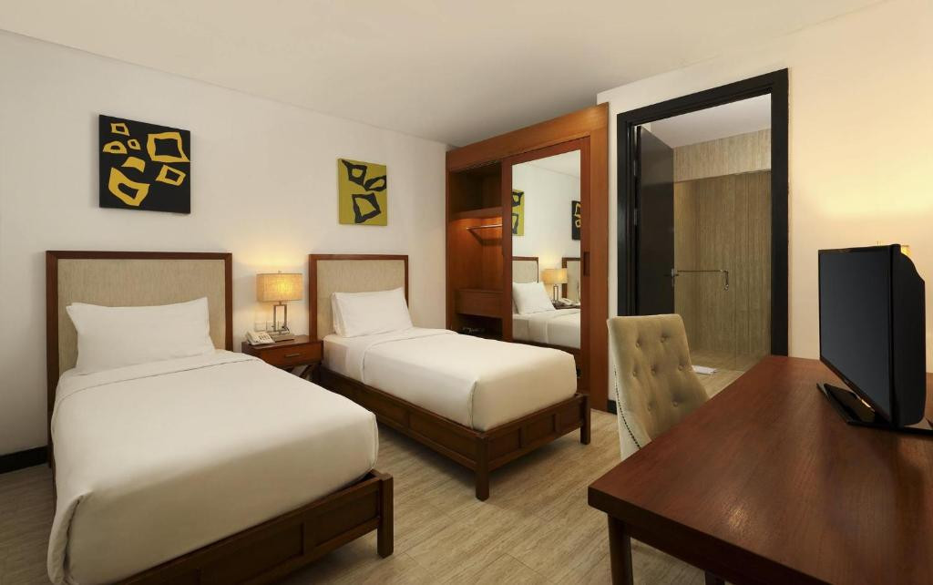 LV8 RESORT HOTEL