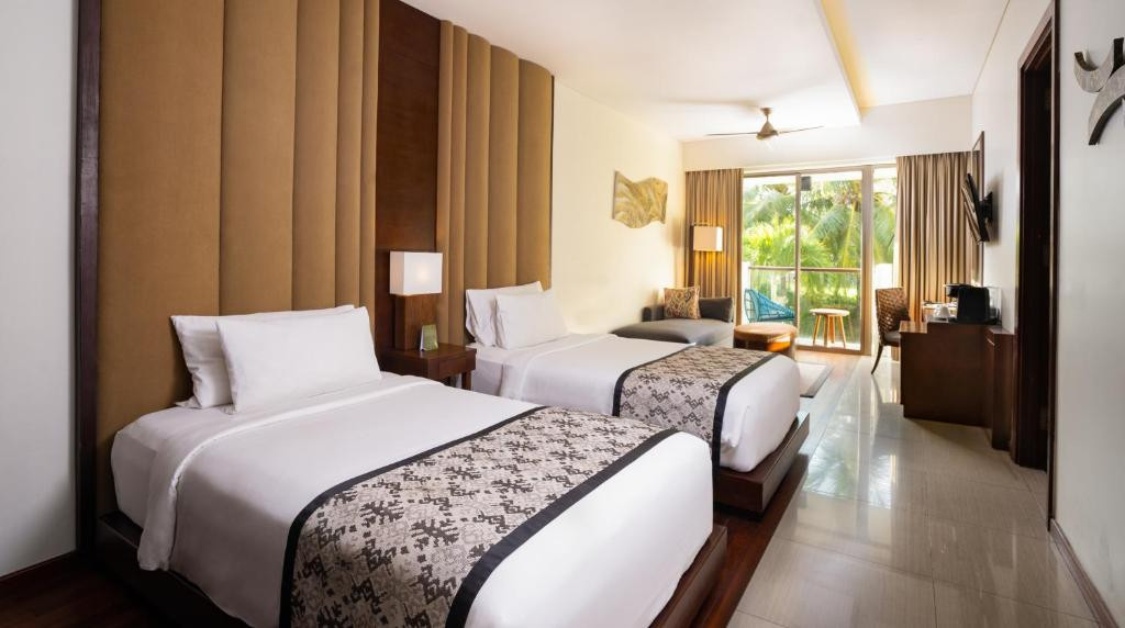 MERUSAKA NUSA DUA
