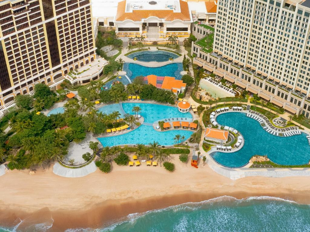 HOLIDAY INN RESORT HO TRAM BEACH