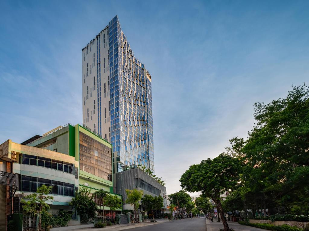 CROWNE PLAZA DANANG CITY CENTRE (EX. BAY CAPITAL DANANG)